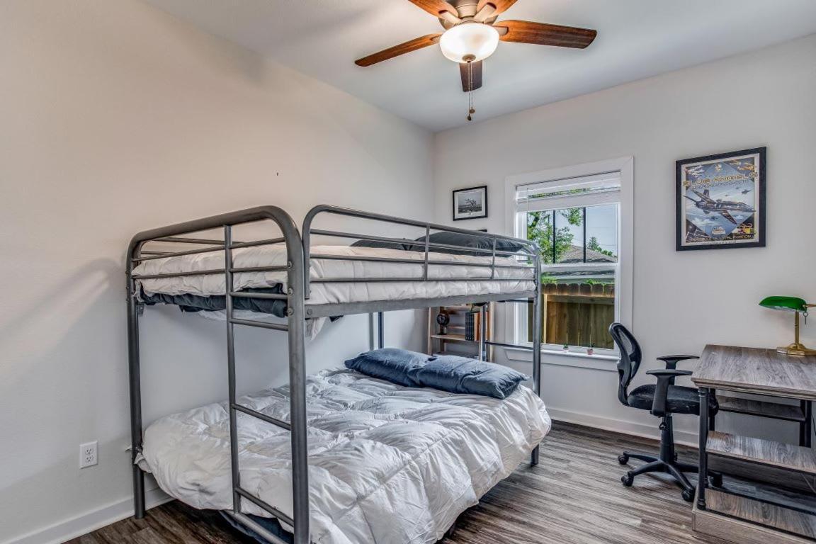 Beach Flow Bungalow-Mins To Downtown-Dining-Base Pensacola Dış mekan fotoğraf